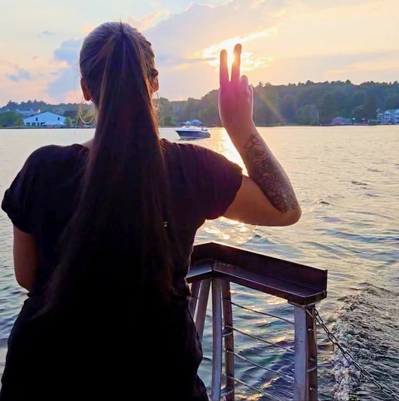 Meet your Posher, Tia - Picture 5 of 5